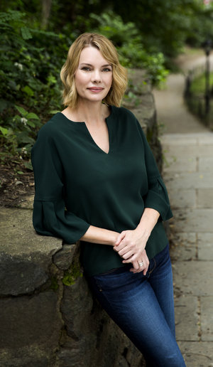 Fiona Davis. Image c/o Davis' website and © Deborah Feingold.