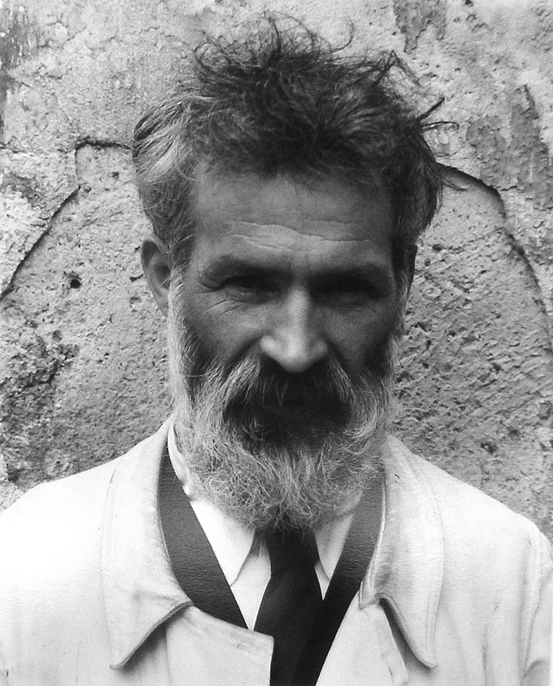 Constantin Brancusi (photograph taken by Edward Steichen, 1922). Image c/o Wikimedia.